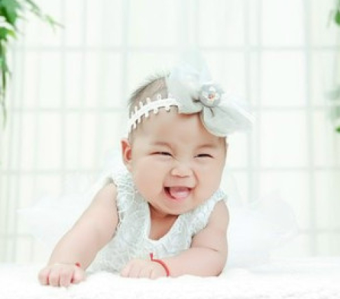 CHĂM BÉ ( BAO ĂN Ở ) LƯƠNG 1O TRIỆU _ LIÊN HỆ SĐT : 0332381174