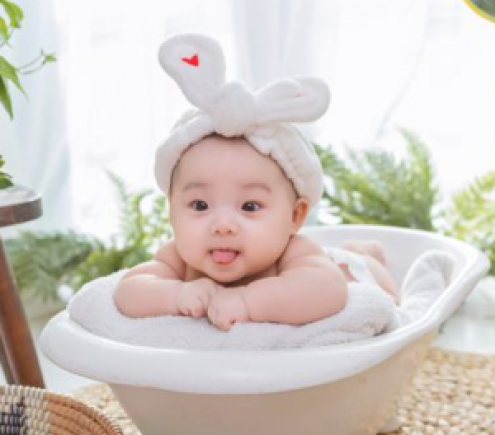 CẦN CHỊ  CHĂM BÉ  6 THÁNG TUỔI LÀM Ở LẠI TẠI QUẬN 9. _ LƯƠNG EM GỬI 9 TRIỆU/ THÁNG