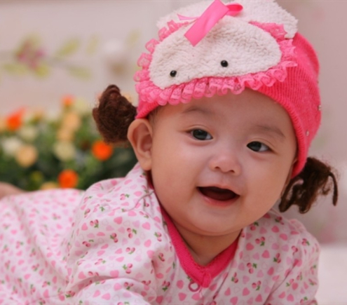 tuyển cô chăm sóc bé làm ở lại cùng gia đình ạ