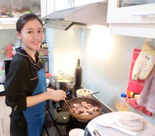 EM CẦN TÌM GẤP CÔ GIÚP VIỆC NẤU ĂN TẠI QUẬN 8