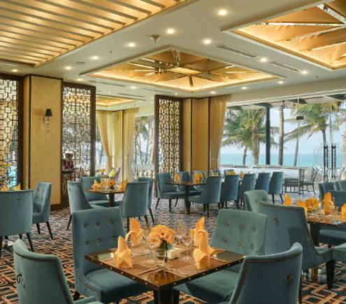 Cần 2 Nữ Phục Vụ Nhà Hàng