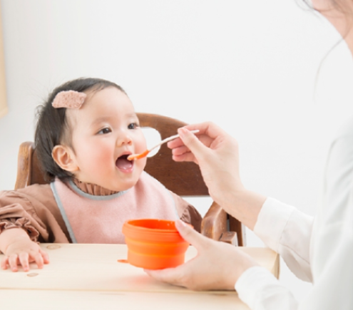 Cần Chị Chăm Bé Giỏi