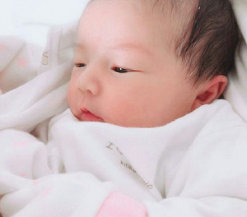 Bé nhà  em mới đẻ 5 tháng cần chị Phụ Chăm bé- gia đình em ở Quận 5