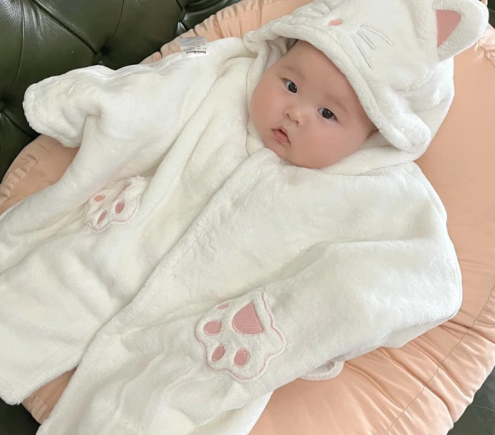 Cần gấp cô chăm bé