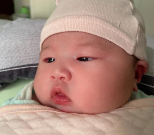 EM CẦN GẤP 1 CÔ CHĂM BÉ SƠ SINH Ở QUẬN 10 Ạ !!!