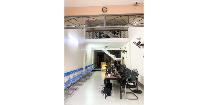 Hiện cty chi nhánh em đang tuyển gấp nhân viên văn phòng