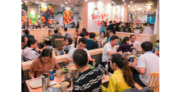 cần tuyển gấp 1 nam phụ bếp , và 2 nữ phục vụ quán ăn tại quận 2