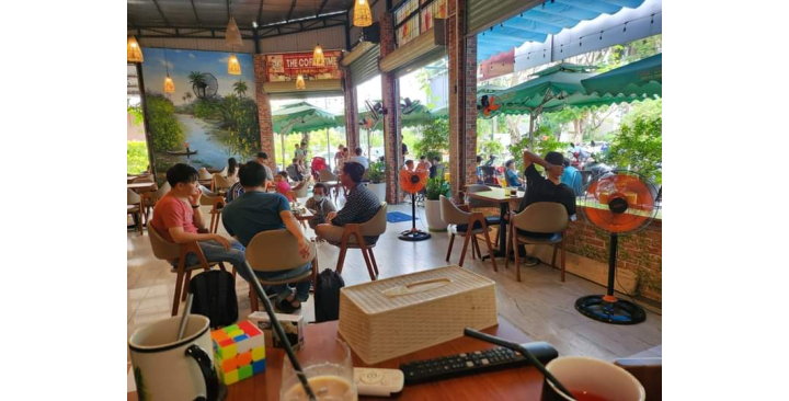 Tuyển hai nữ phụ quán cfe