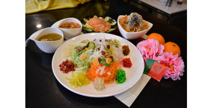 TUYỂN  GẤP CÔ LÀM Ở LẠI VỚI GIA ĐÌNH Ạ !