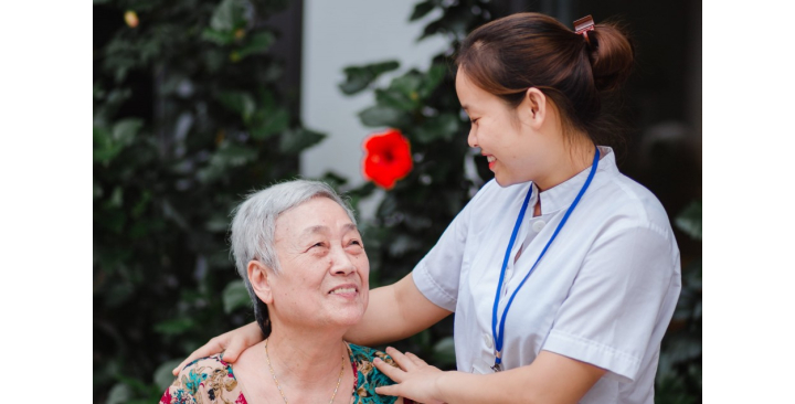 CẦN TUYỂN 1 CÔ CHĂM BÀ