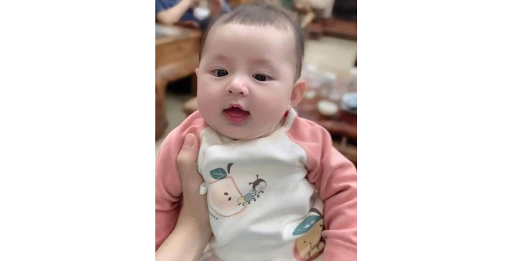 Tìm 1 cô chuyên chăm bé về chăm giúp gđ em tại quận 7 _ Tp.HCM